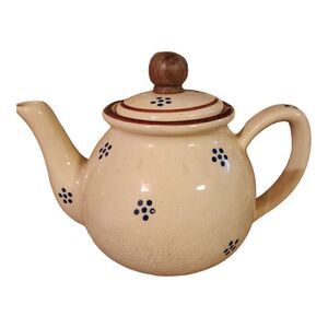 Gailstyn Sutton Bordeaux ceramic teapot tan w/blue florals Taiwan